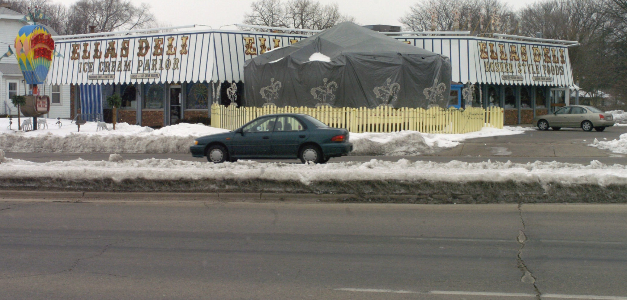 2007 Ella's